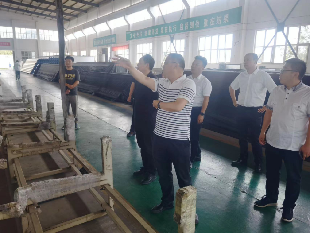 李磊、張瑛帶隊(duì)到廣平縣邯鄲市新頤通管業(yè)科技有限公司廠區(qū)督導(dǎo)檢查安全生產(chǎn)和疫情防控工作